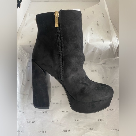 GUESS Women's Crafty Ankle Boot, size 8, NWT - Picture 3 of 8